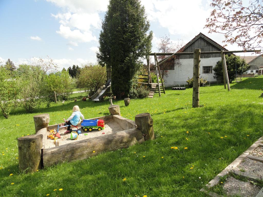 Villa Baby- und Kinderhof Aicherbauer Seeham Exterior foto